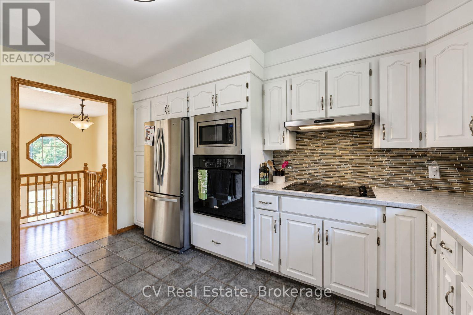 1045 Narrows Road, Gravenhurst, Ontario P1P 1R2 - Photo 9 - X13778612