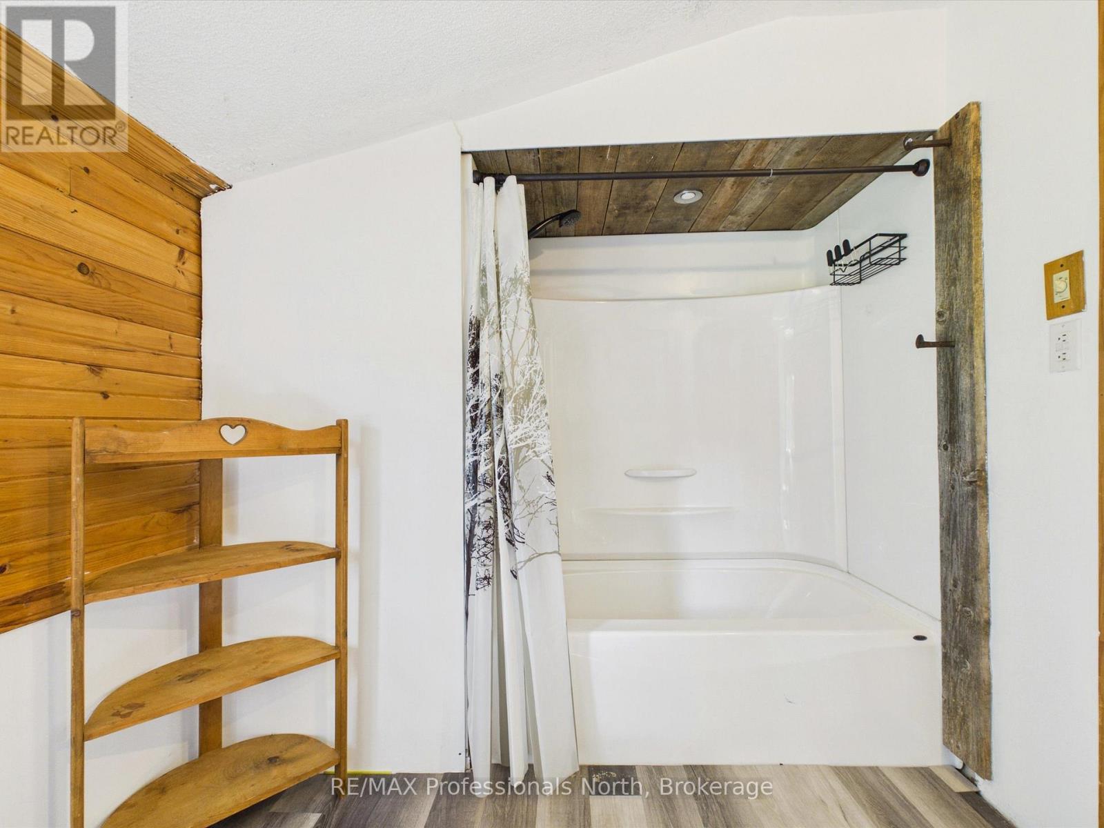 31 Hutcheson Beach Road E, Huntsville, Ontario  P1H 1N4 - Photo 11 - X13792844