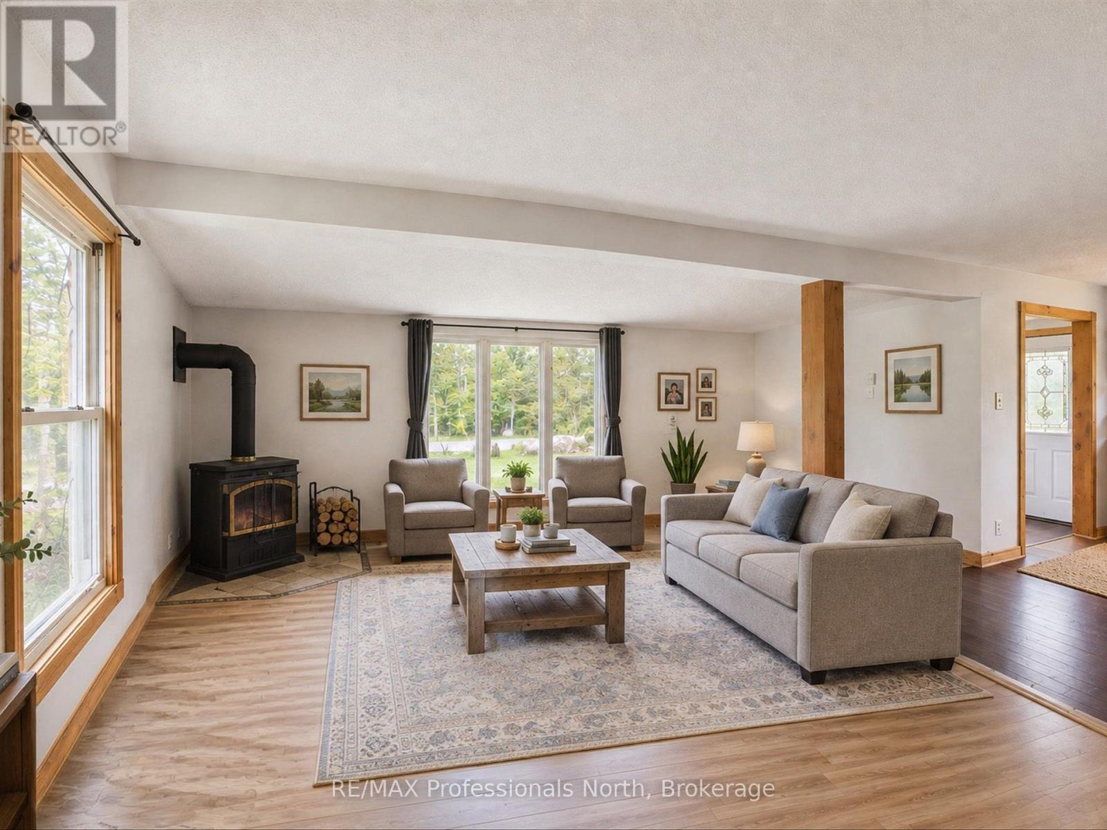 31 Hutcheson Beach Road E, Huntsville, Ontario  P1H 1N4 - Photo 5 - X13792844