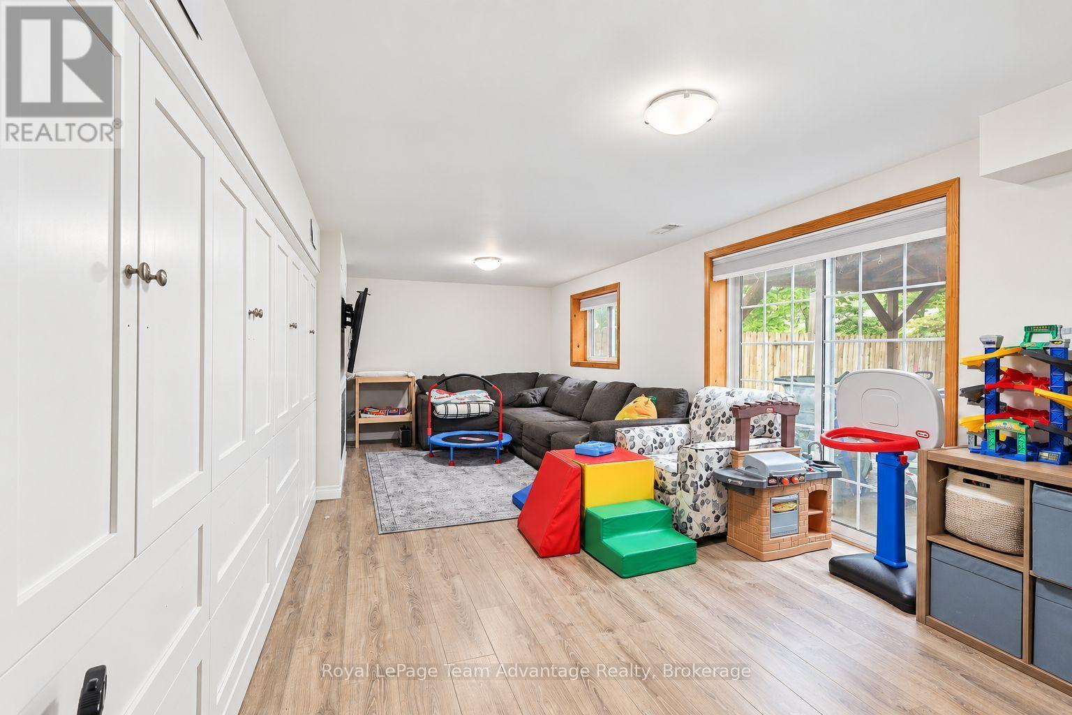 5 Burritt Street, Parry Sound, Ontario  P2A 1N5 - Photo 23 - X13796962