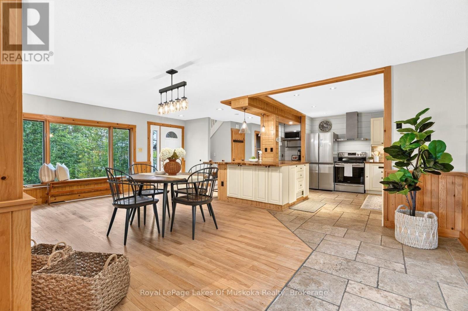 1020 East Walker Lake Drive, Lake Of Bays, Ontario  P1H 2J6 - Photo 11 - X13798294