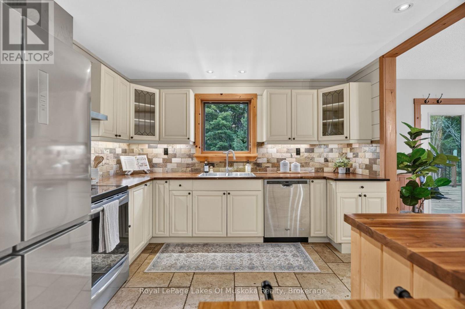 1020 East Walker Lake Drive, Lake Of Bays, Ontario  P1H 2J6 - Photo 14 - X13798294