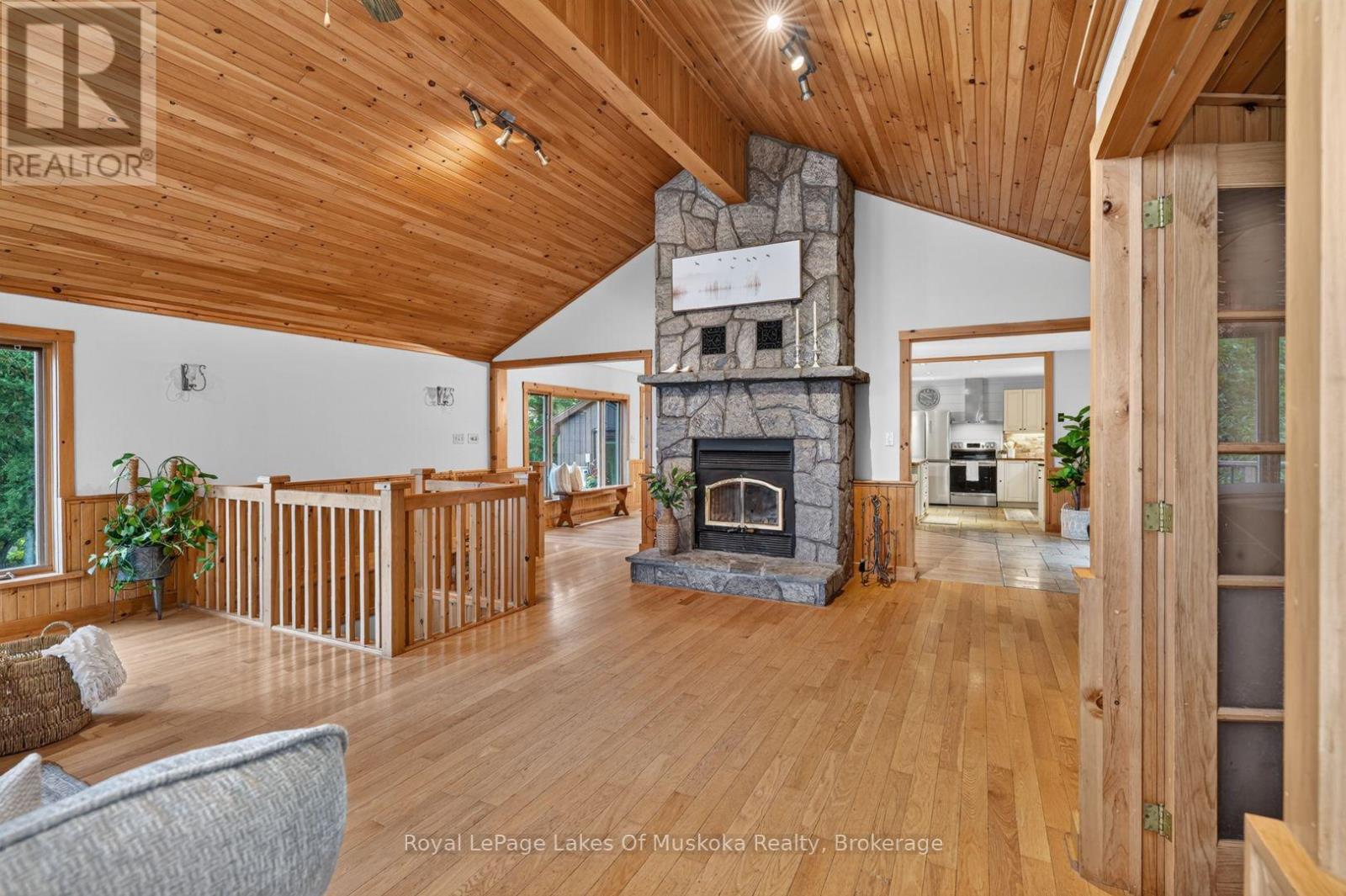 1020 East Walker Lake Drive, Lake Of Bays, Ontario  P1H 2J6 - Photo 8 - X13798294