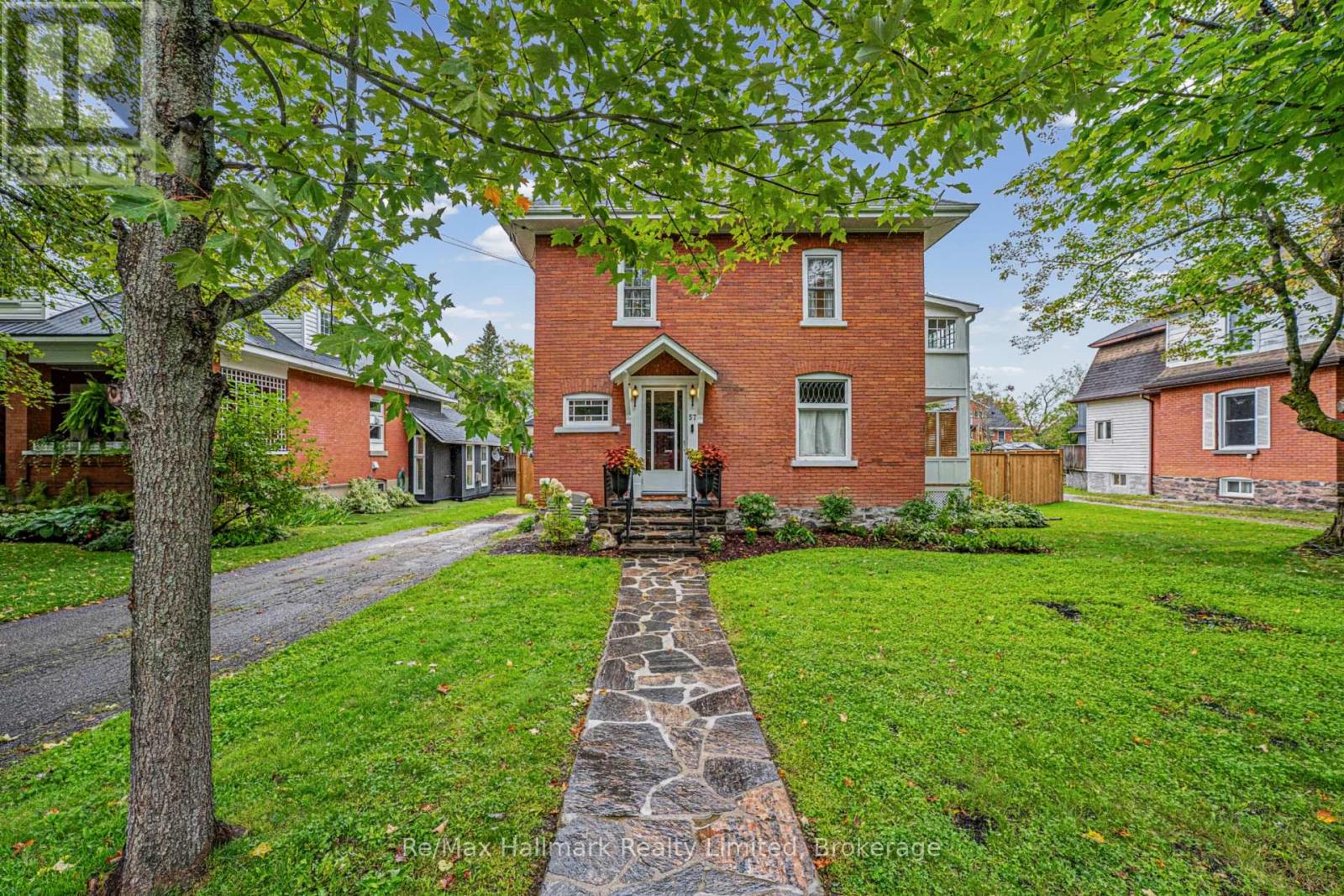 57 Mcmurray Street, Bracebridge, Ontario  P1L 2A1 - Photo 1 - X13821046