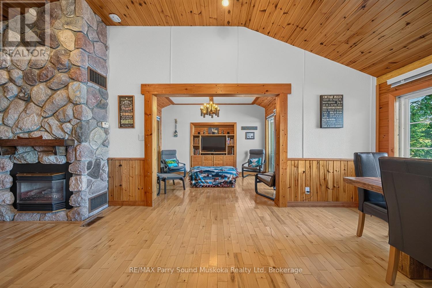 24 Deer Point Road, Seguin, Ontario  P2A 2W8 - Photo 14 - X13825126