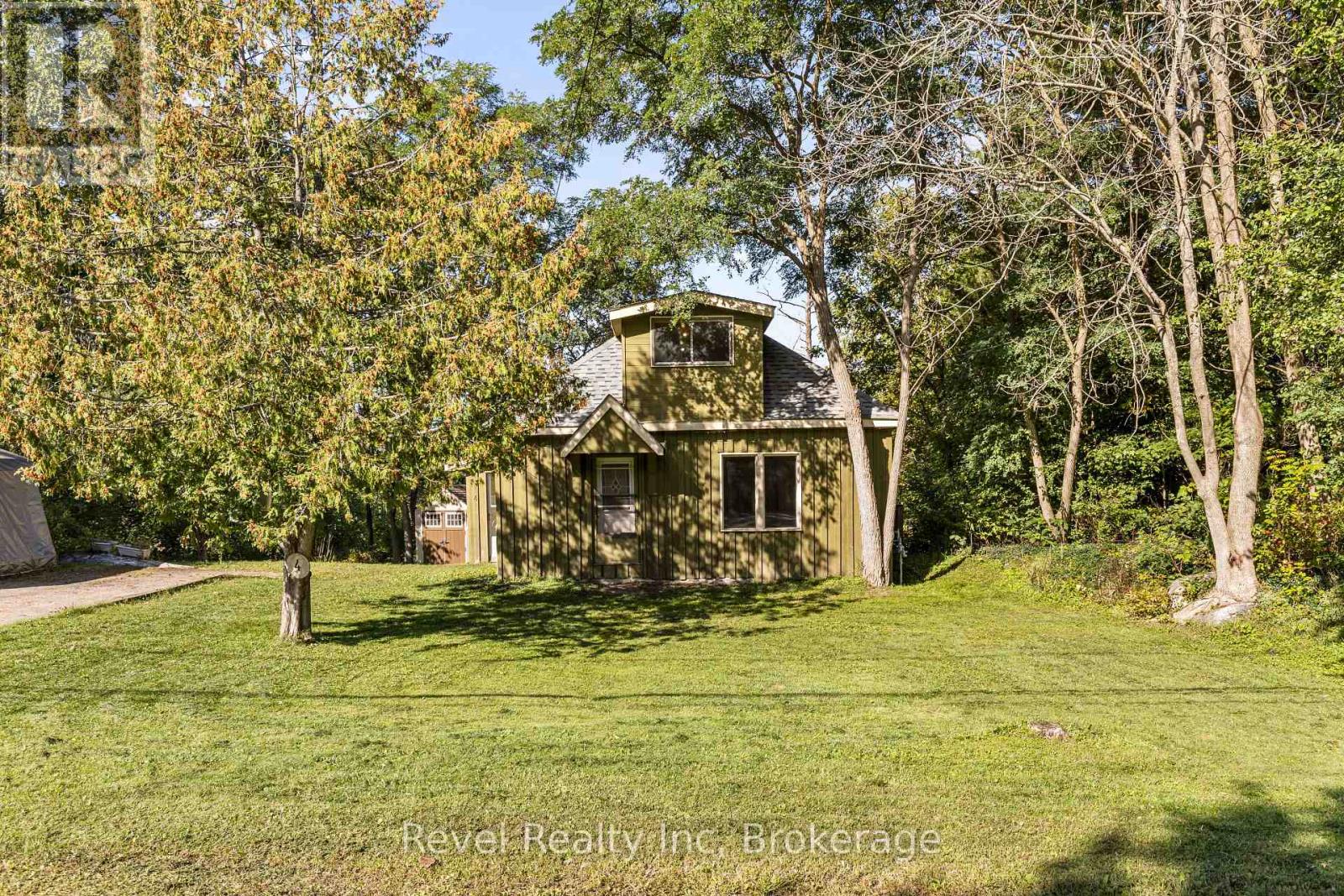 4 Margaret Street, Parry Sound, Ontario  P2A 2A8 - Photo 2 - X13828210