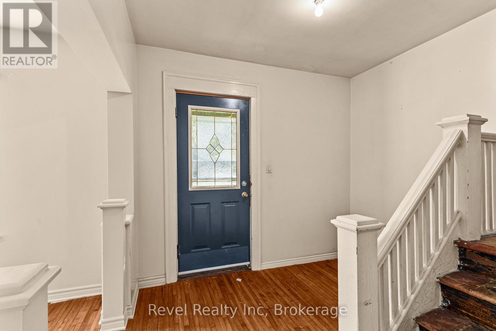 4 Margaret Street, Parry Sound, Ontario  P2A 2A8 - Photo 3 - X13828210
