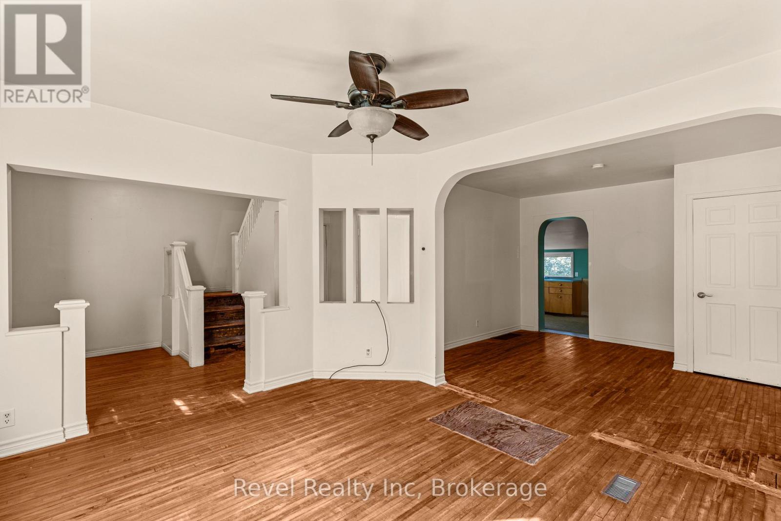 4 Margaret Street, Parry Sound, Ontario  P2A 2A8 - Photo 6 - X13828210