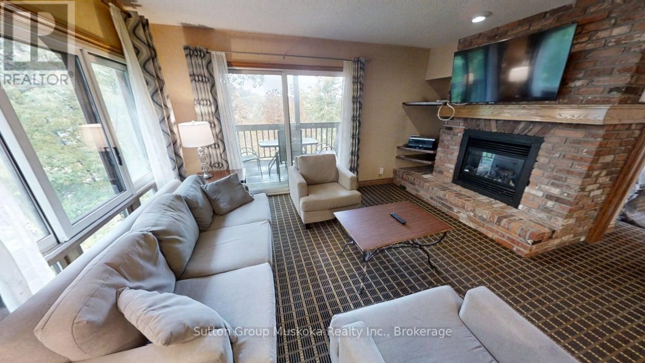 27-202 Golfview - Deerhurst Drive, Huntsville, Ontario  P1H 2E8 - Photo 1 - X13828652