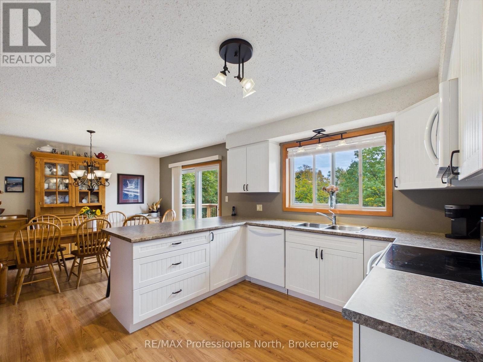 1 Crestview Drive, Huntsville, Ontario  P1H 1S8 - Photo 7 - X13846670
