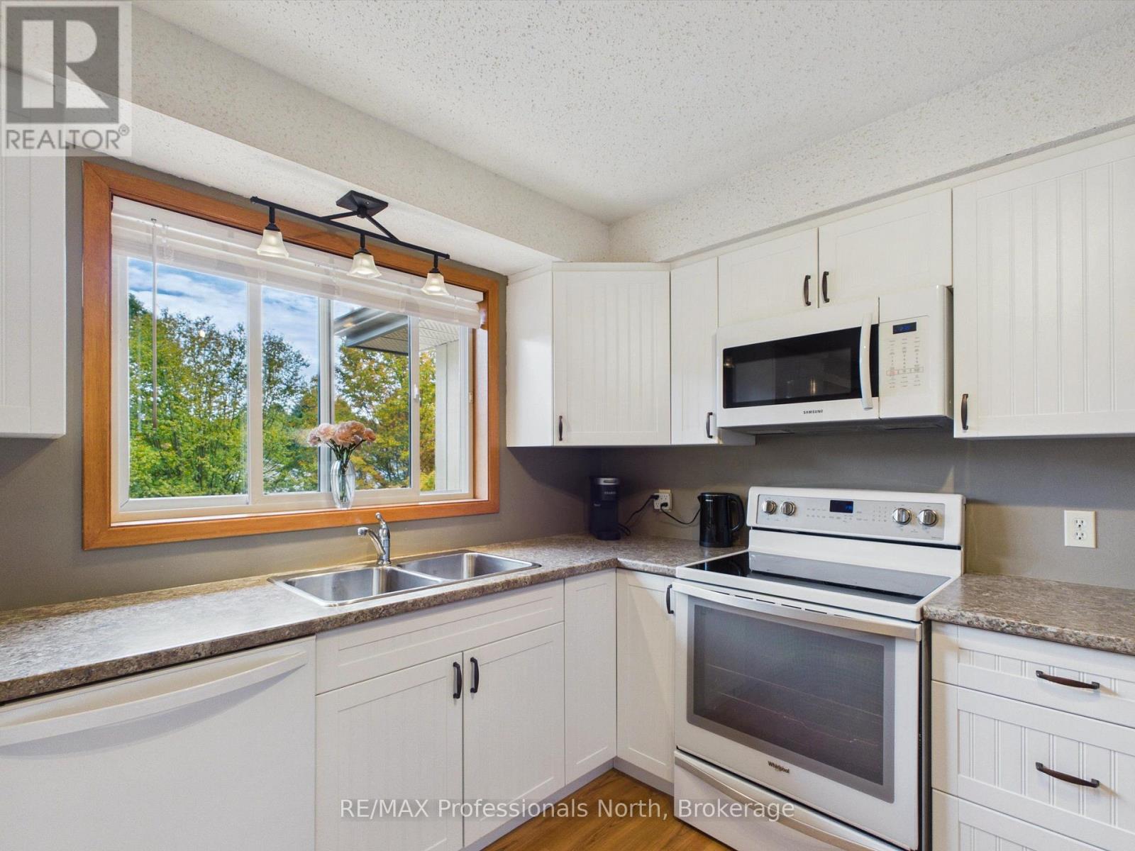 1 Crestview Drive, Huntsville, Ontario  P1H 1S8 - Photo 8 - X13846670