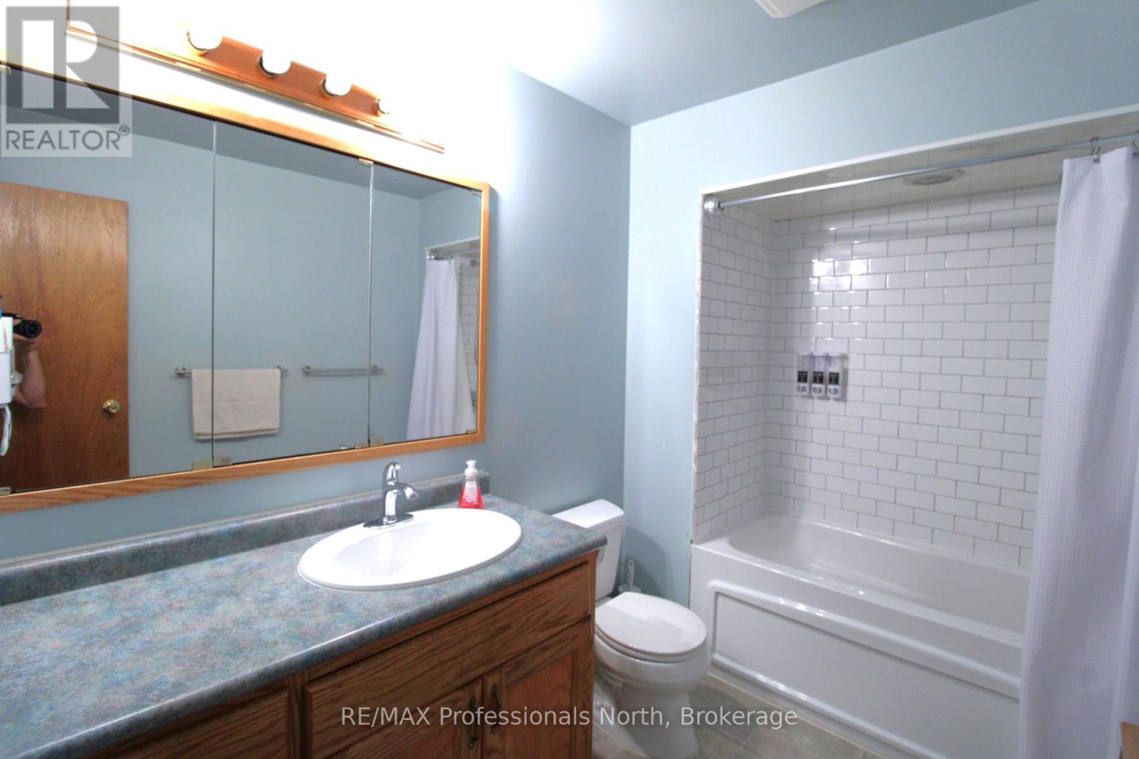 83 Pine Street, Bracebridge, Ontario P1L 1K8 - Photo 35 - X13860834