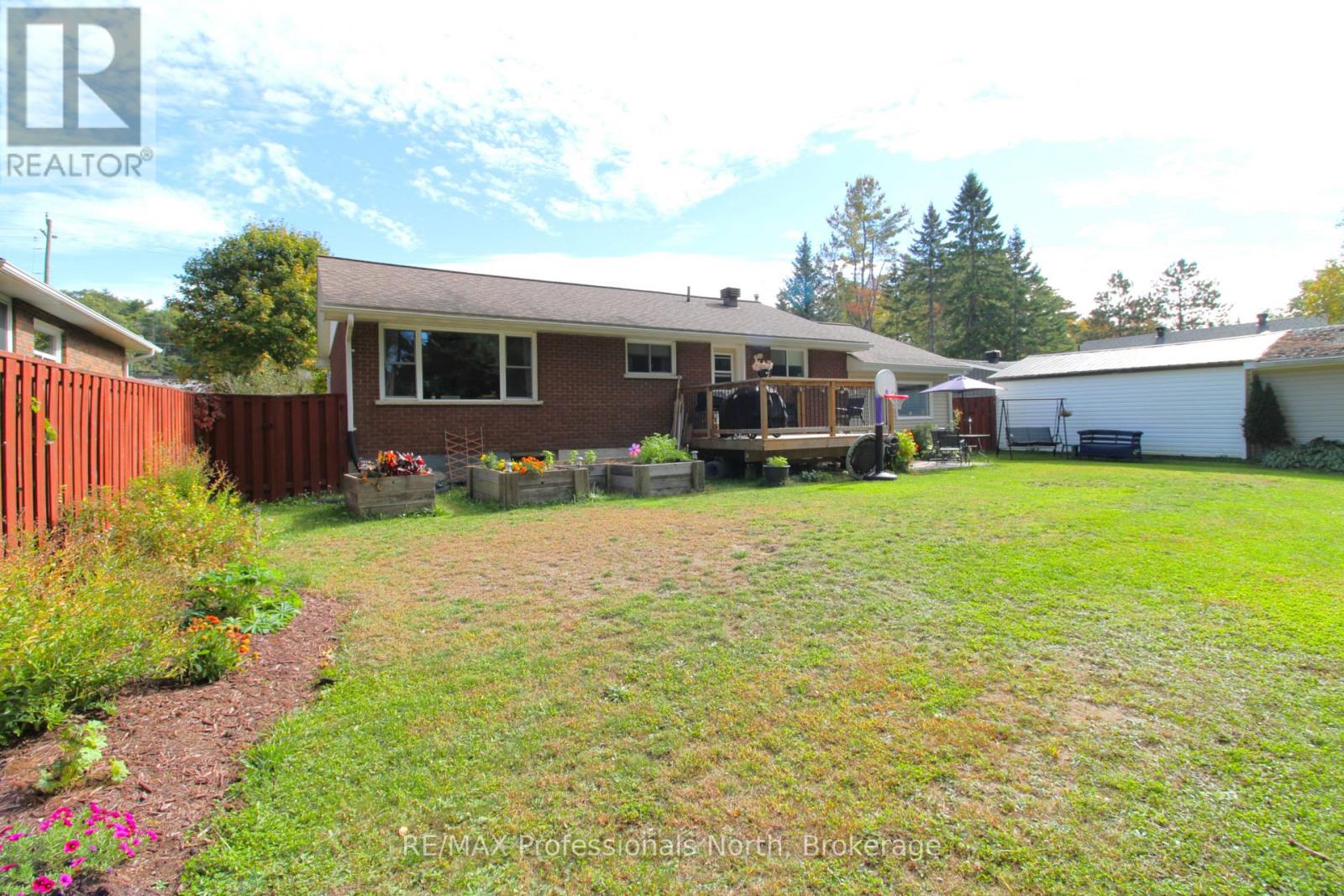 83 Pine Street, Bracebridge, Ontario P1L 1K8 - Photo 6 - X13860834