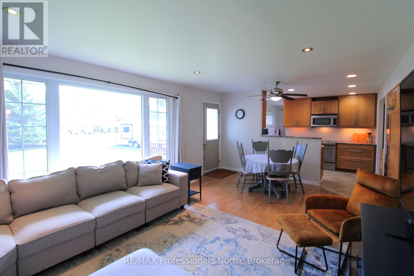 83 Pine Street, Bracebridge, Ontario P1L 1K8 - Photo 8 - X13860834
