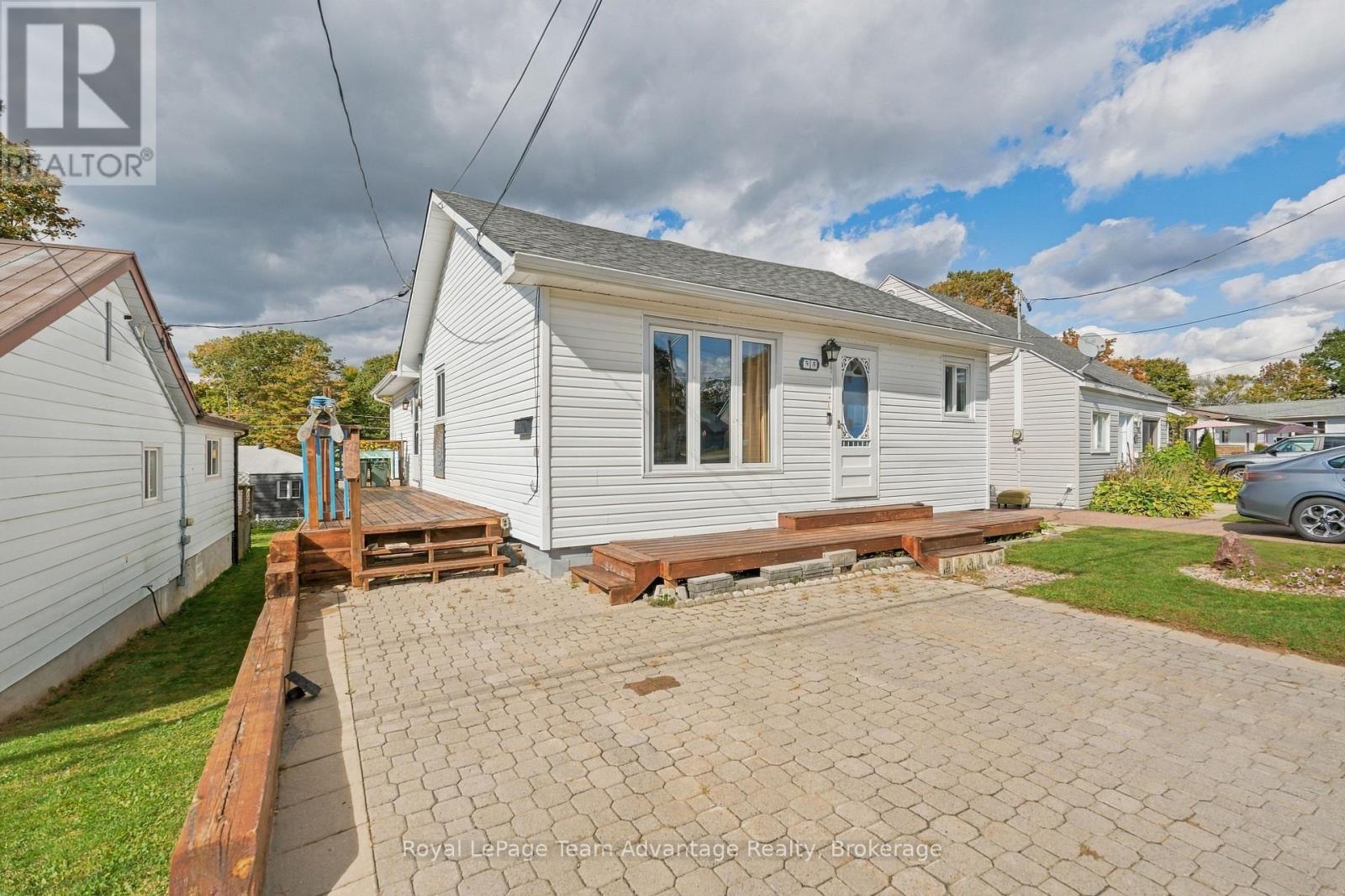 55 Highland Crescent, Parry Sound, Ontario P2A 1N7 - Photo 1 - X13864190