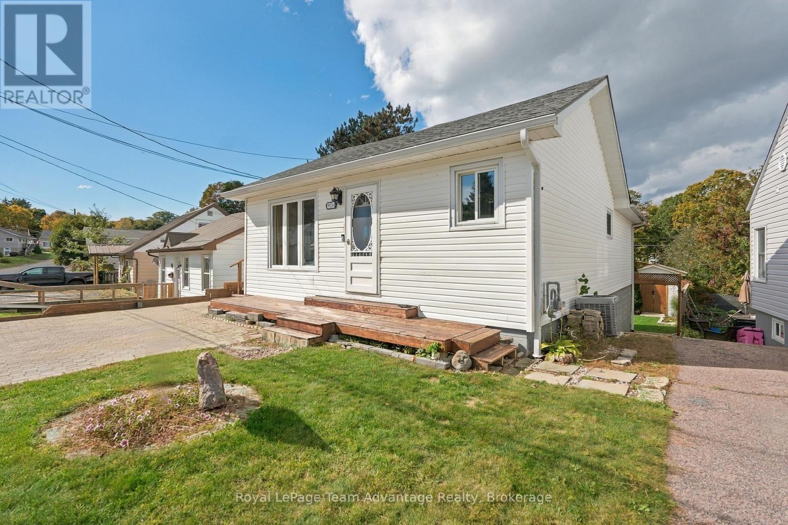 55 Highland Crescent, Parry Sound, Ontario P2A 1N7 - Photo 2 - X13864190