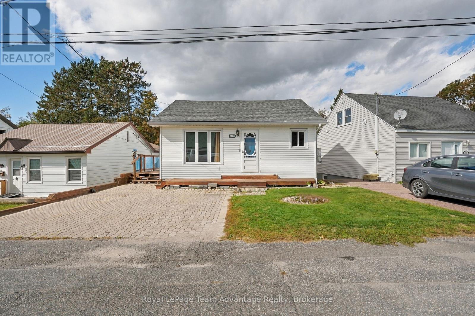 55 Highland Crescent, Parry Sound, Ontario P2A 1N7 - Photo 3 - X13864190