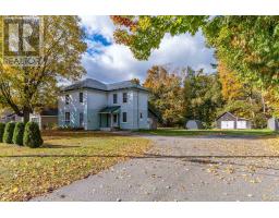14 EWING STREET, Bracebridge, Ontario