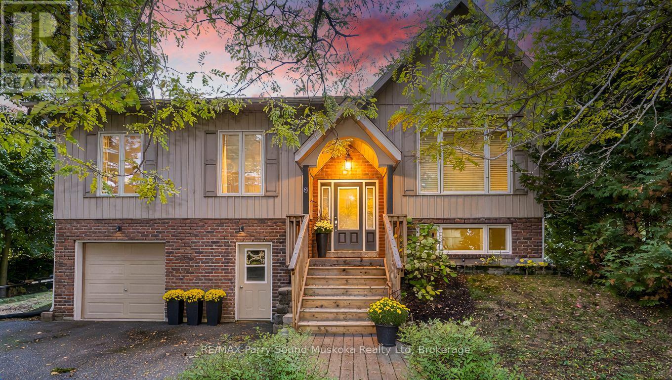 8 Ansley Street, Parry Sound, Ontario  P2A 1L6 - Photo 1 - X13872418