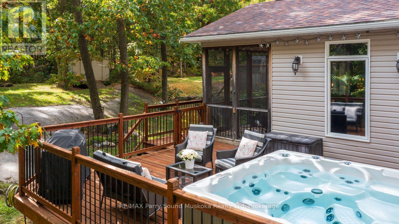 8 Ansley Street, Parry Sound, Ontario  P2A 1L6 - Photo 3 - X13872418