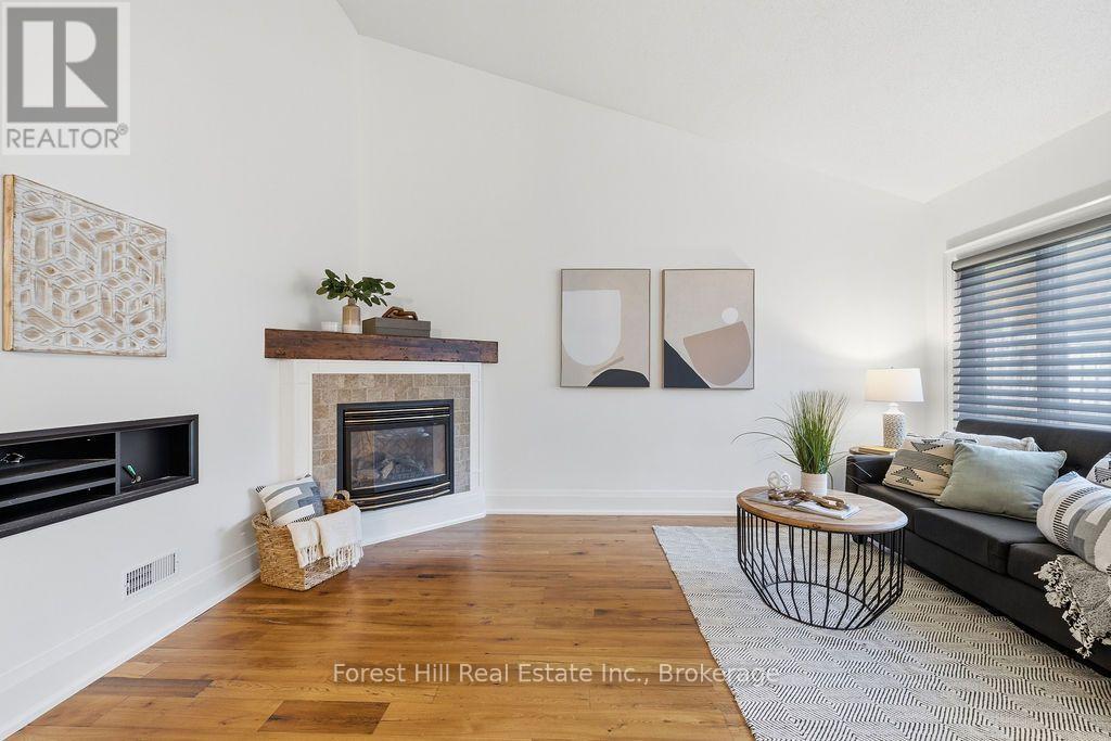 21 Sabrina Park Drive, Huntsville, Ontario  P1H 1L8 - Photo 2 - X13875334