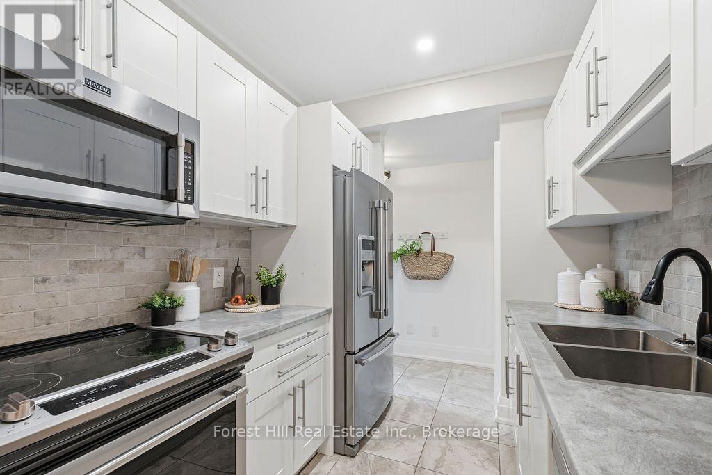 21 Sabrina Park Drive, Huntsville, Ontario  P1H 1L8 - Photo 5 - X13875334
