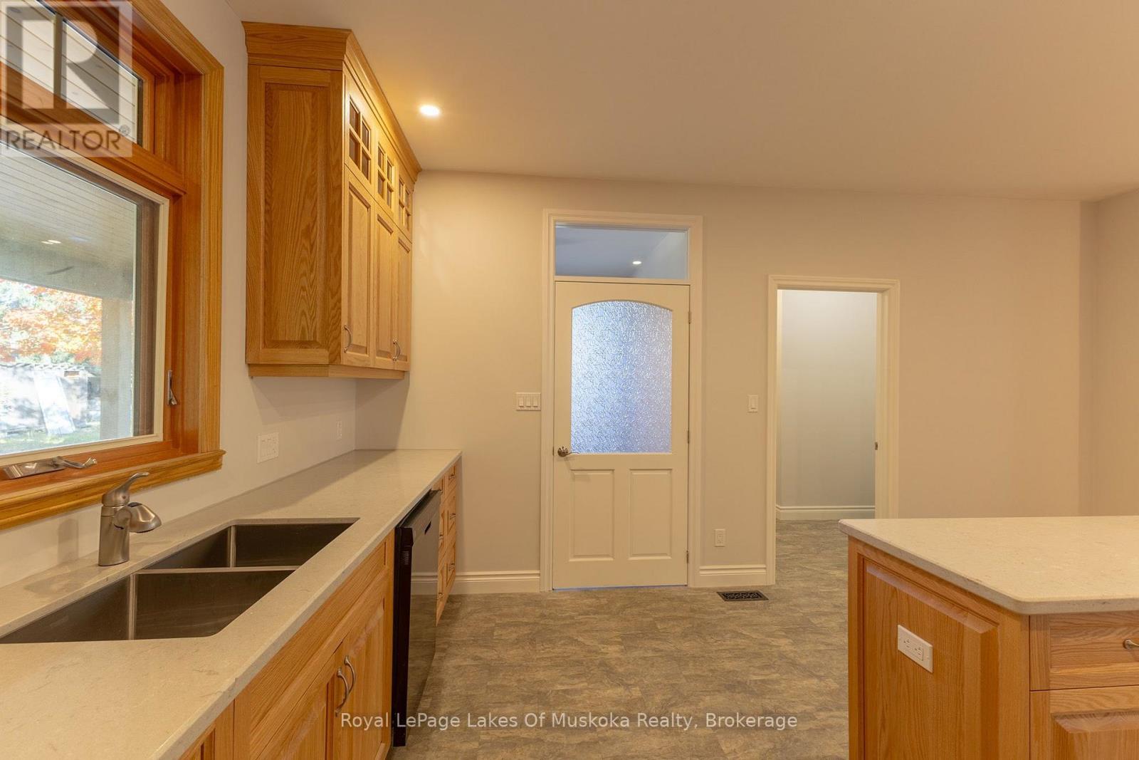 455 Wellington Street, Gravenhurst, Ontario  P1P 1A5 - Photo 17 - X13877770