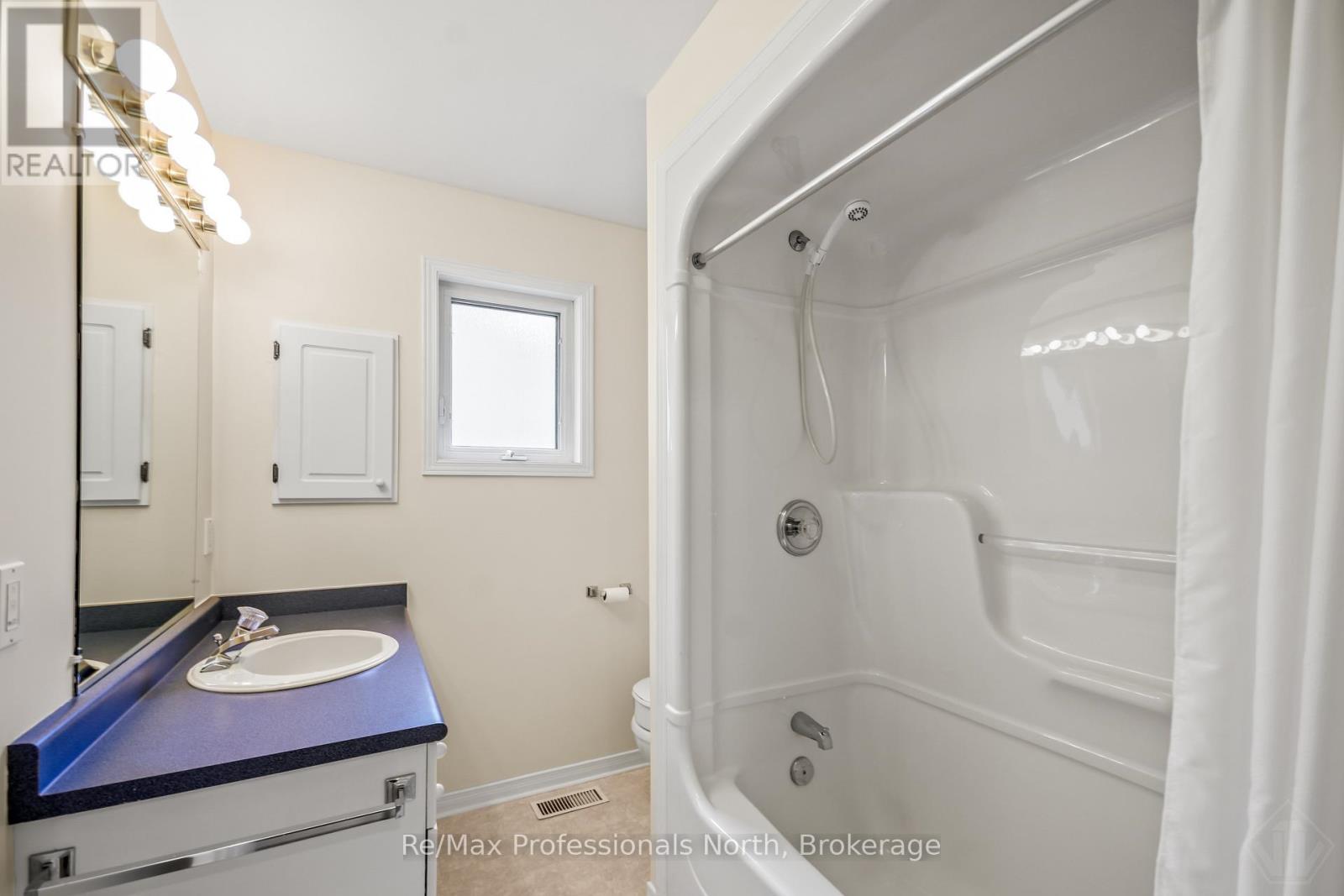 60 Pineridge Gate, Gravenhurst, Ontario  P1P 1Y4 - Photo 18 - X13878322