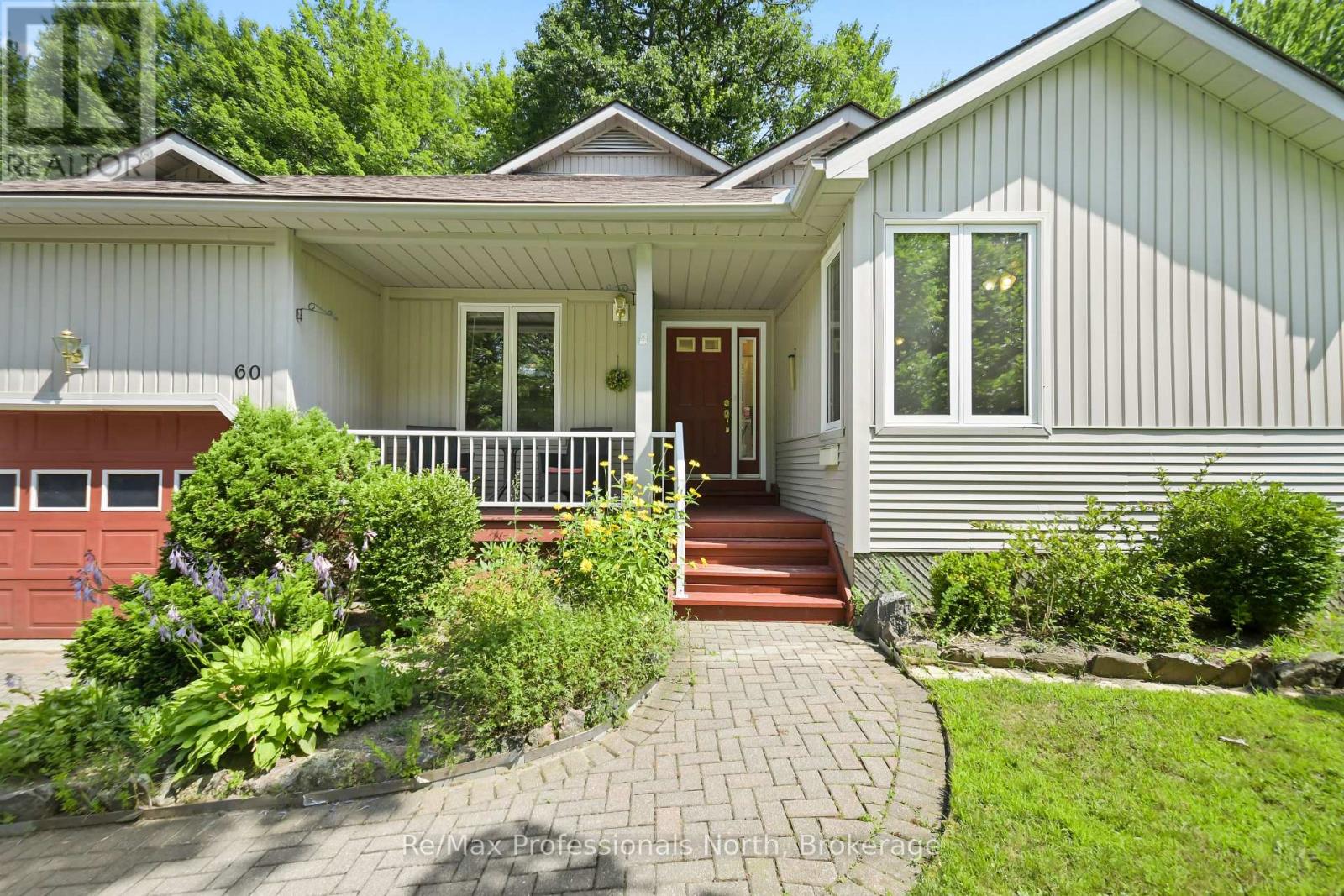 60 Pineridge Gate, Gravenhurst, Ontario  P1P 1Y4 - Photo 2 - X13878322