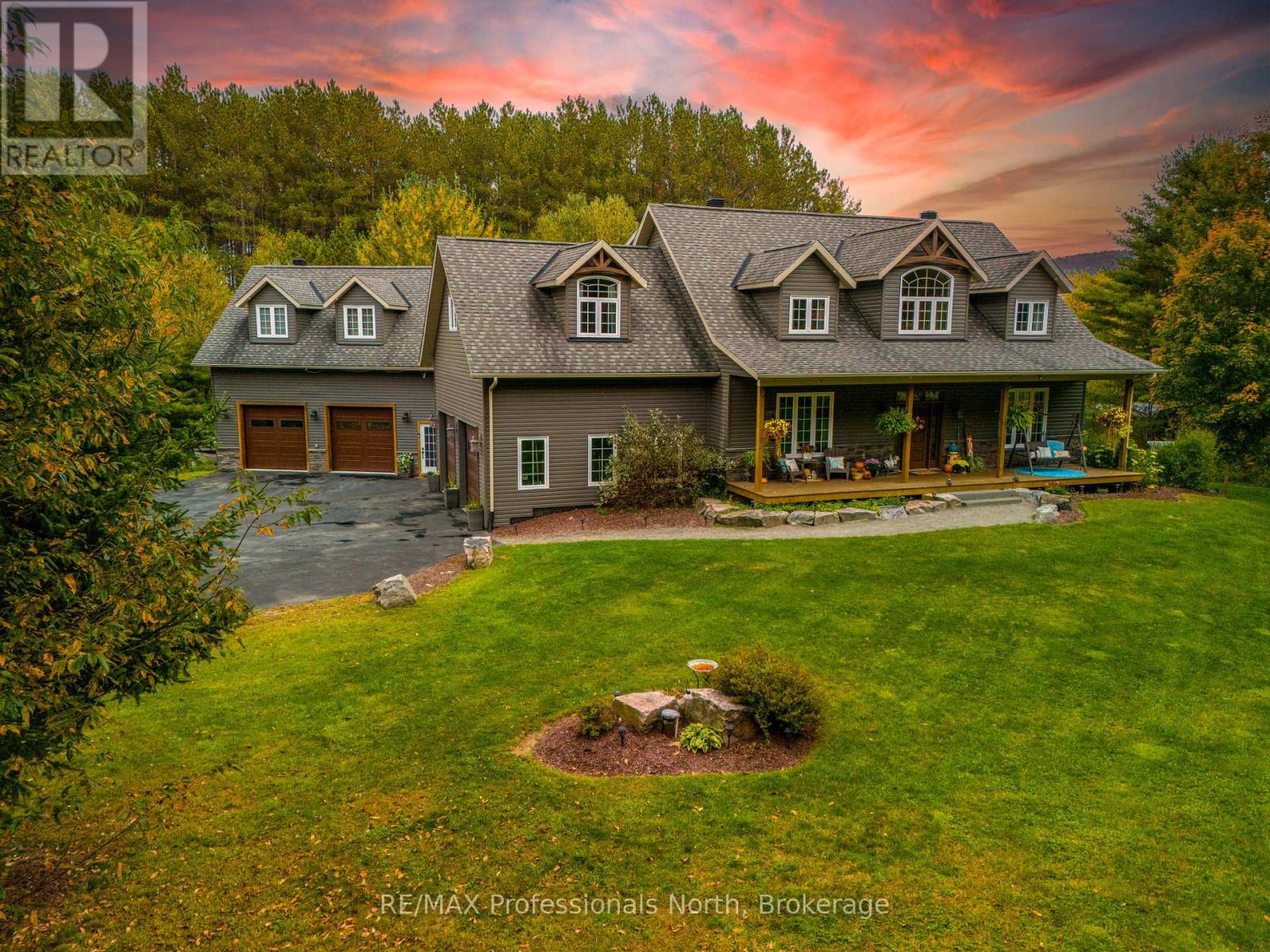 427 Skyhills Road, Huntsville, Ontario  P1H 2N5 - Photo 1 - X13881398