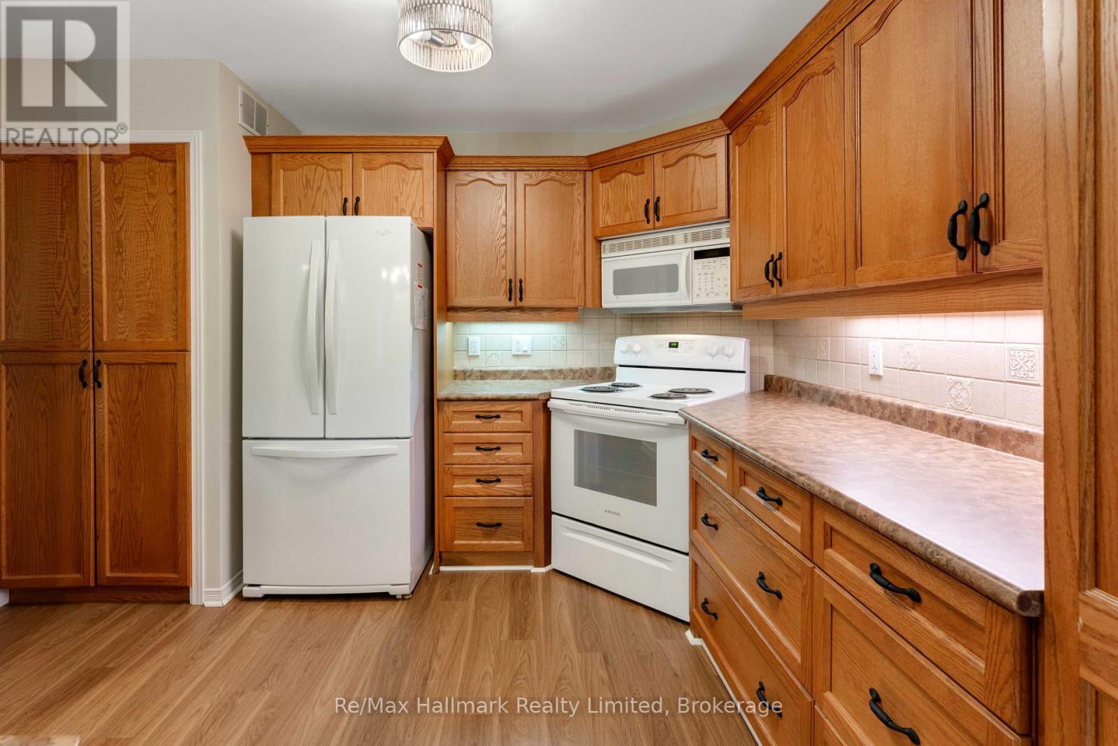 3 Woods Hollow, Gravenhurst, Ontario  P1P 1Y7 - Photo 8 - X13881838