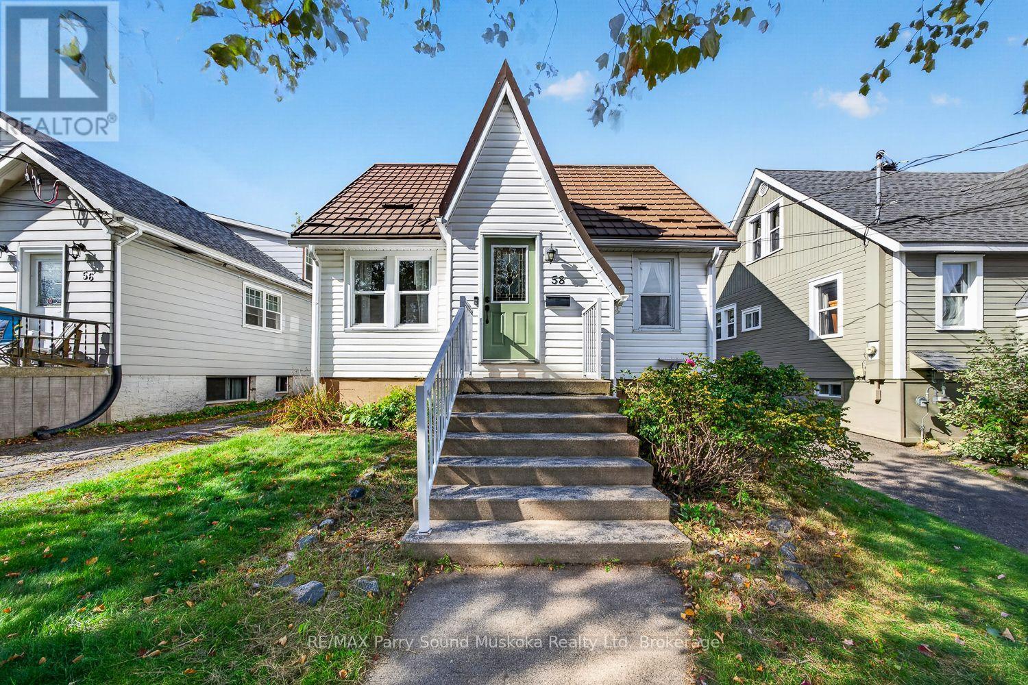 58 William Street, Parry Sound, Ontario  P2A 1V1 - Photo 1 - X13882052