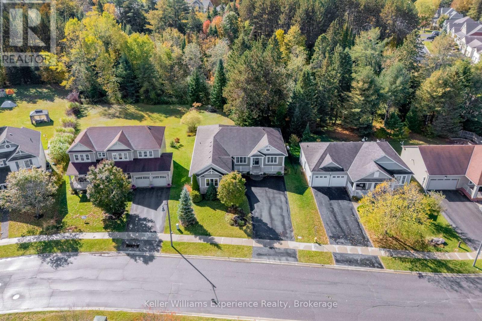 6 Pheasant Run, Bracebridge, Ontario  P1L 0A9 - Photo 2 - X13885016