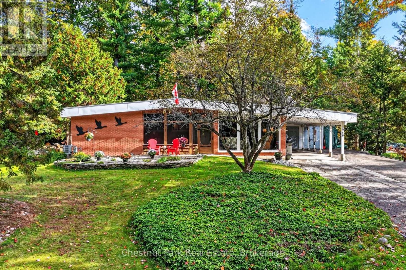 240 Knister Road, Gravenhurst, Ontario P1P 1R4 - Photo 1 - X13886528