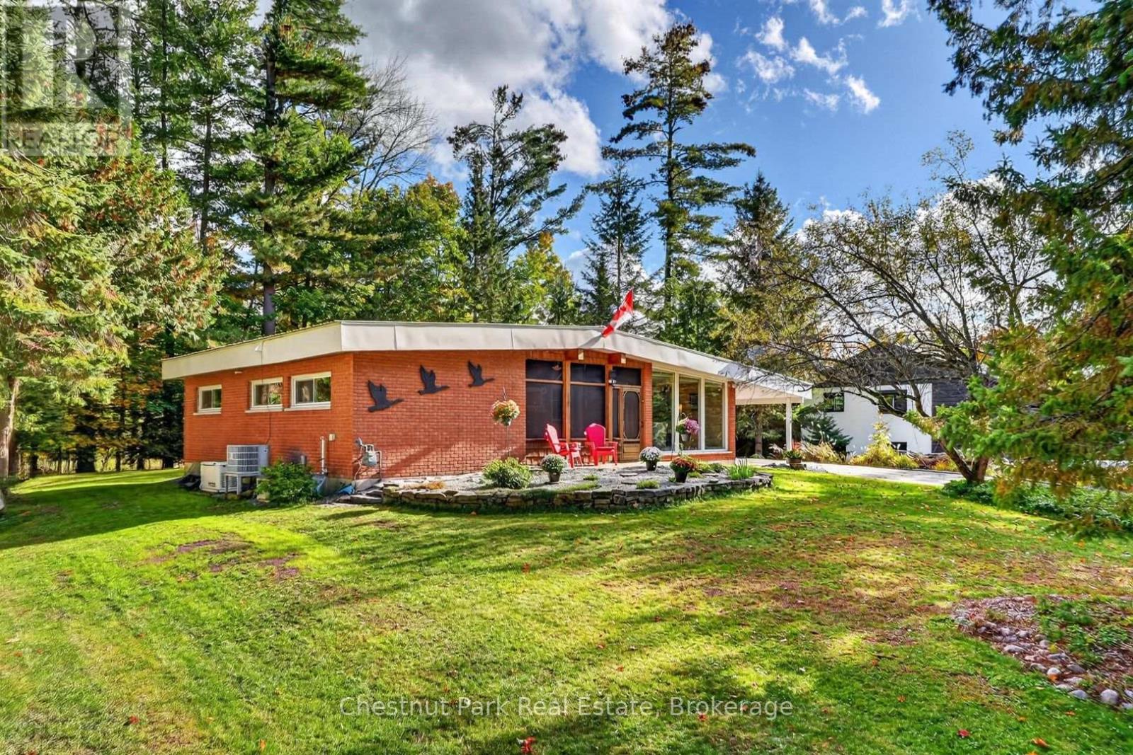 240 Knister Road, Gravenhurst, Ontario P1P 1R4 - Photo 2 - X13886528