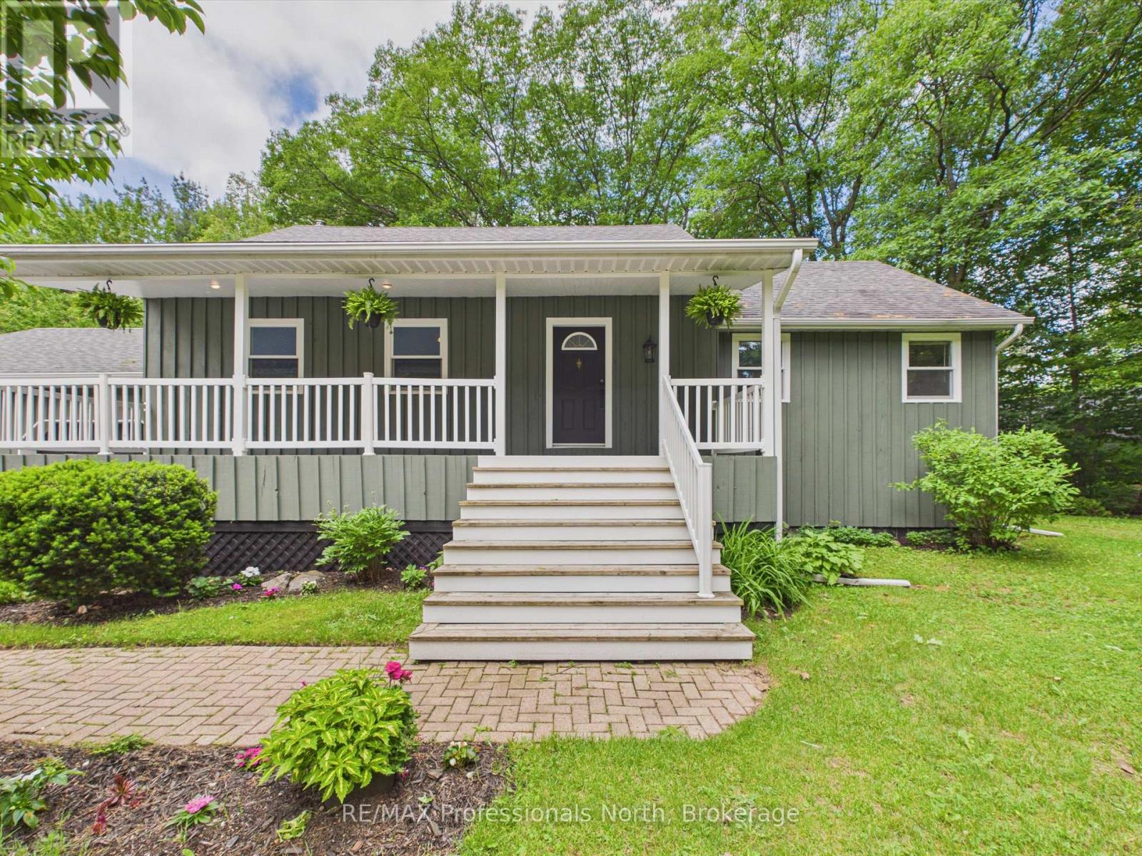 1130 Cedar Lane, Bracebridge, Ontario  P1L 1L5 - Photo 3 - X14004244