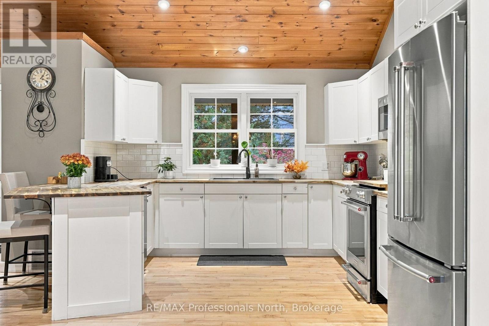 1276 Limberlost Road, Lake Of Bays, Ontario  P1H 2J6 - Photo 10 - X14032534