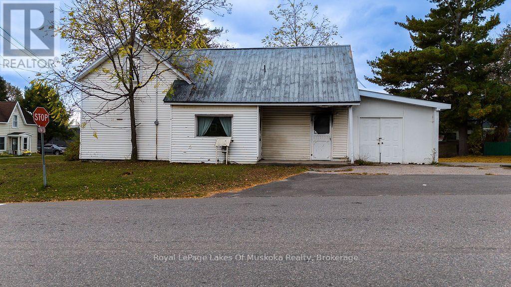 190 Phillip Street E, Gravenhurst, Ontario P1P 1J3 - Photo 3 - X14033444