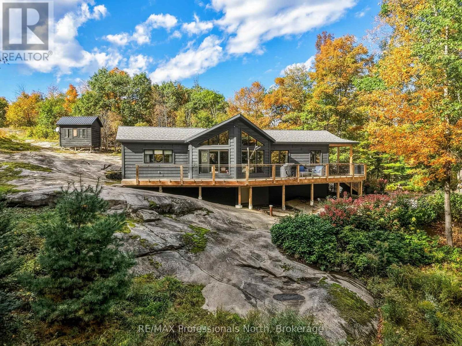 1266 North Shore Road, Muskoka Lakes, Ontario P0B 1M0 - Photo 1 - X14085882