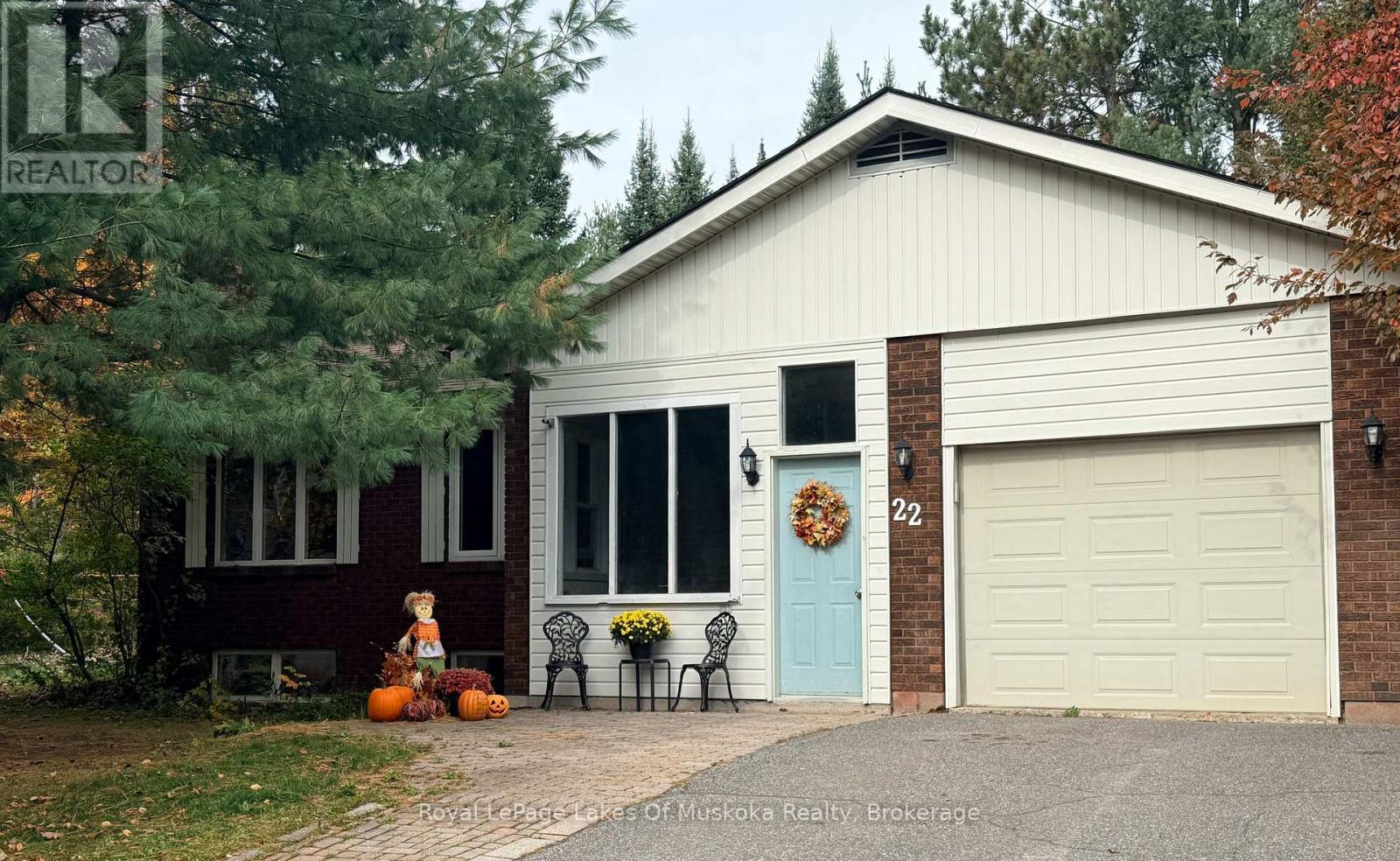 22 Westvale Drive, Bracebridge, Ontario  P1L 1B5 - Photo 2 - X14086296