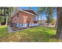 36 SUSAN STREET W, Huntsville, Ontario