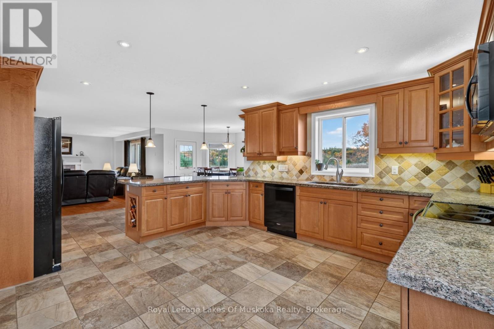 77 Lankin Avenue, Bracebridge, Ontario P1L 2H1 - Photo 12 - X14090016