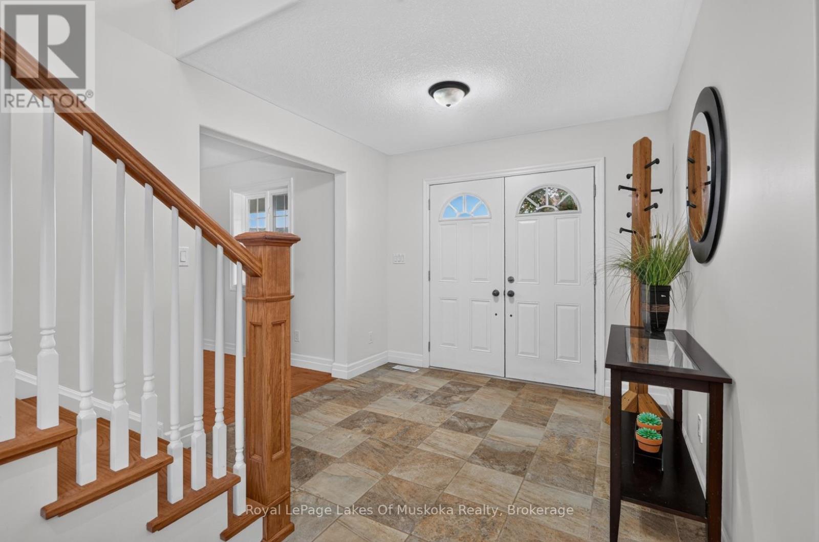 77 Lankin Avenue, Bracebridge, Ontario P1L 2H1 - Photo 3 - X14090016