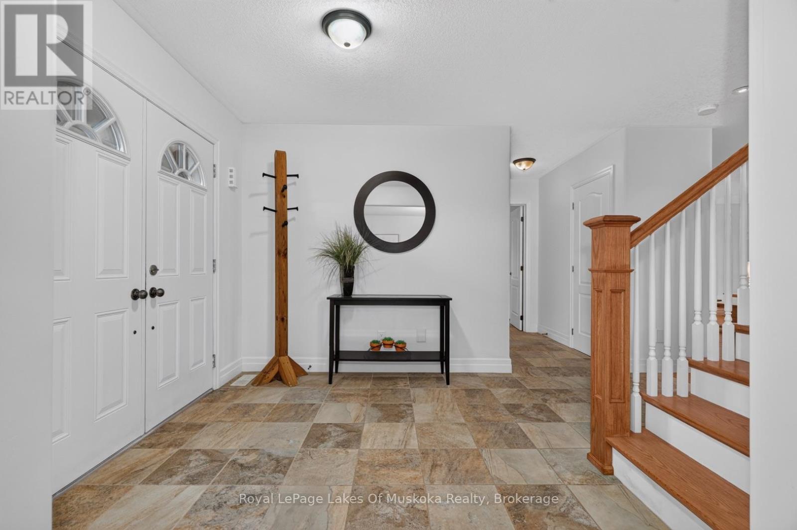 77 Lankin Avenue, Bracebridge, Ontario P1L 2H1 - Photo 4 - X14090016