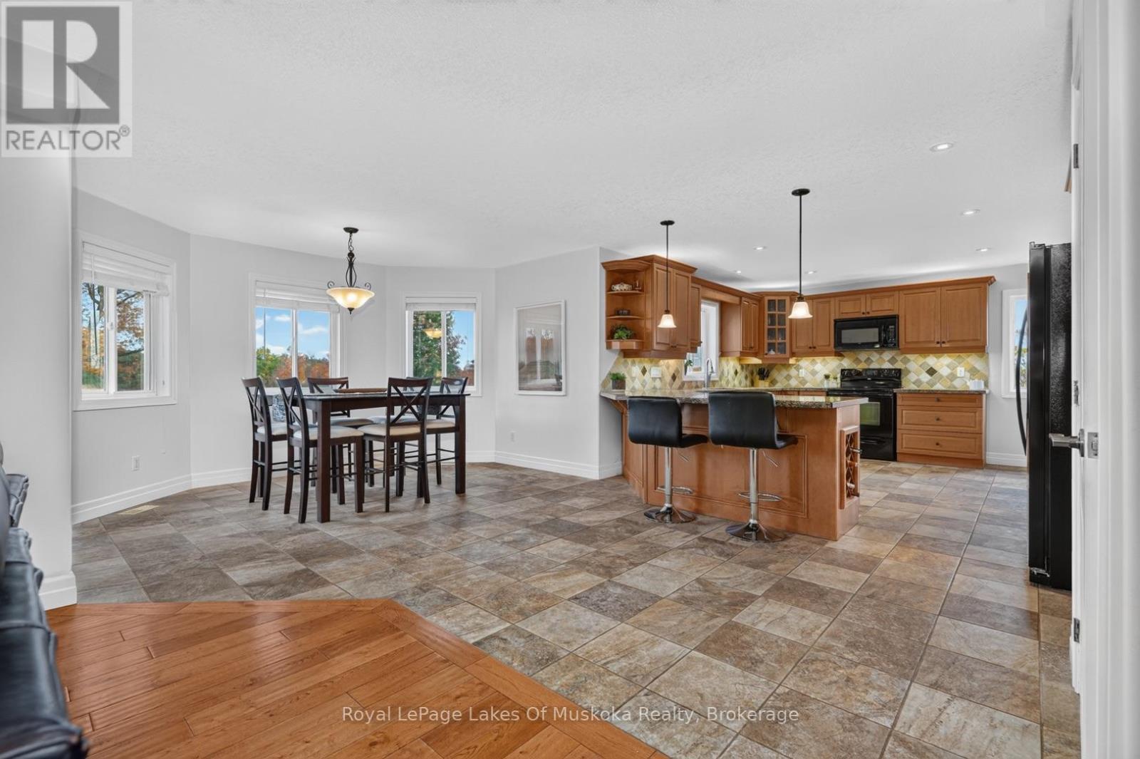 77 Lankin Avenue, Bracebridge, Ontario P1L 2H1 - Photo 8 - X14090016